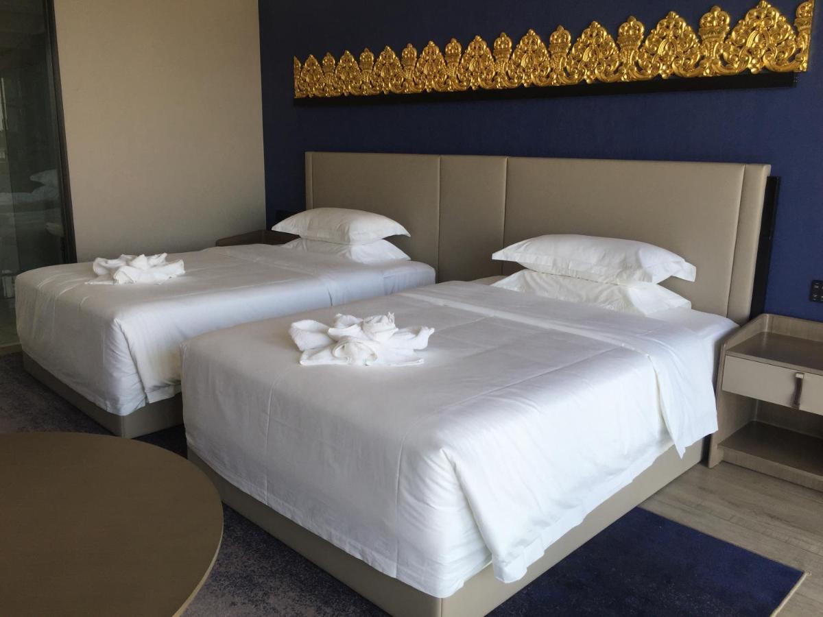 Tian Yi International Hotel 天艺国际酒店 Phnom Penh Bagian luar foto