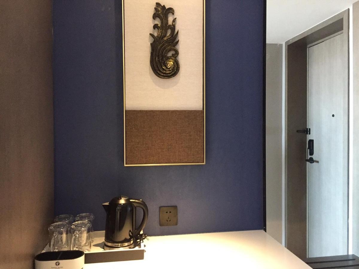 Tian Yi International Hotel 天艺国际酒店 Phnom Penh Bagian luar foto