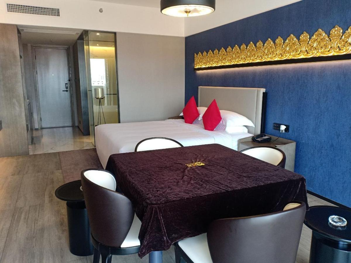 Tian Yi International Hotel 天艺国际酒店 Phnom Penh Bagian luar foto