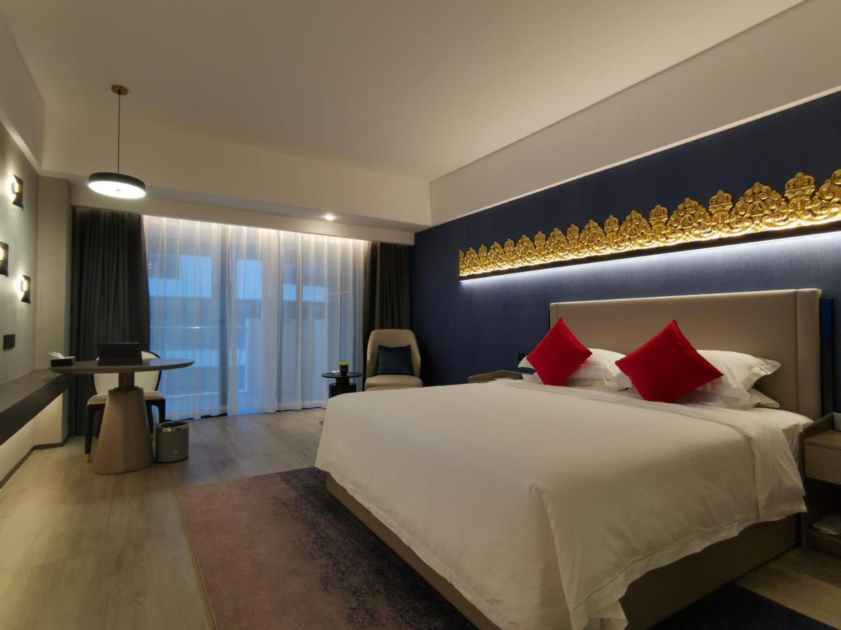 Tian Yi International Hotel 天艺国际酒店 Phnom Penh Bagian luar foto