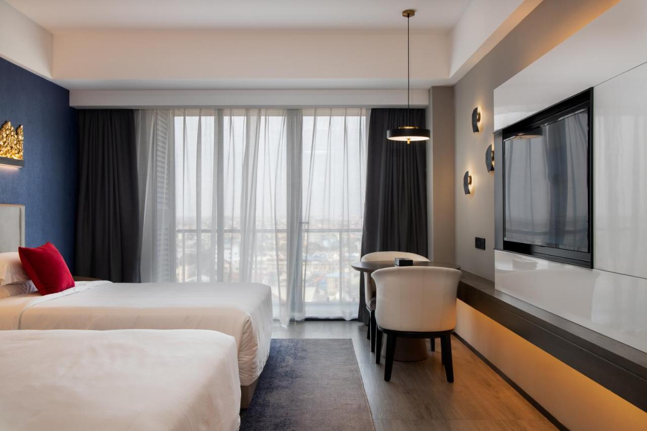 Tian Yi International Hotel 天艺国际酒店 Phnom Penh Bagian luar foto