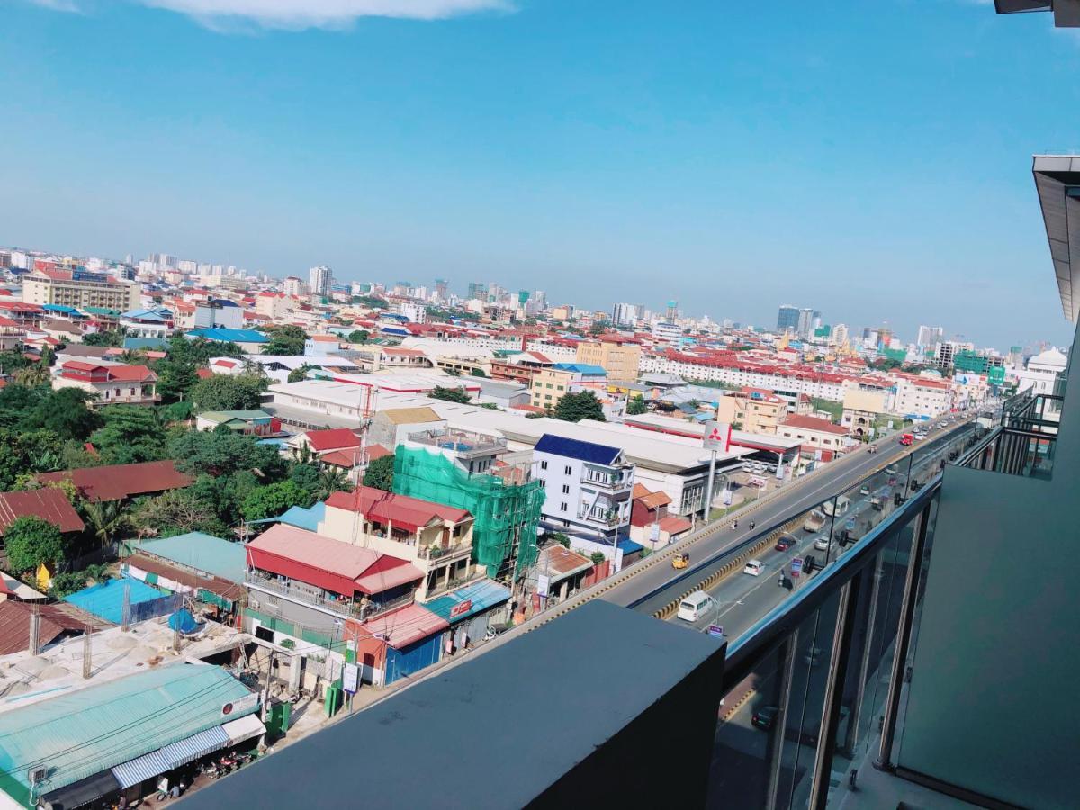Tian Yi International Hotel 天艺国际酒店 Phnom Penh Bagian luar foto